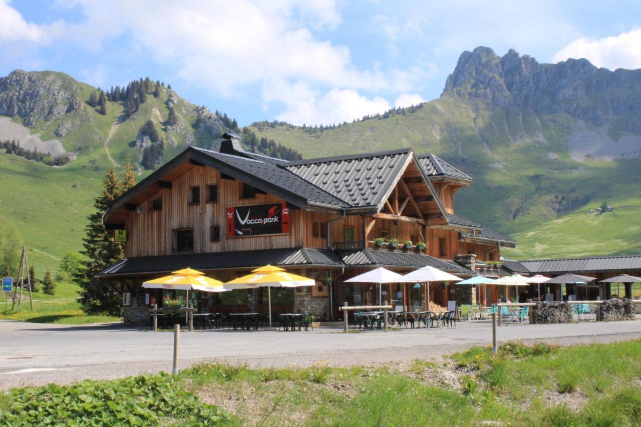 Chalet Hotel Vaccapark Le Praz de Lys Bagian luar foto