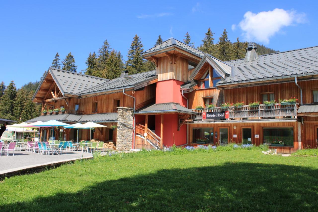 Chalet Hotel Vaccapark Le Praz de Lys Bagian luar foto