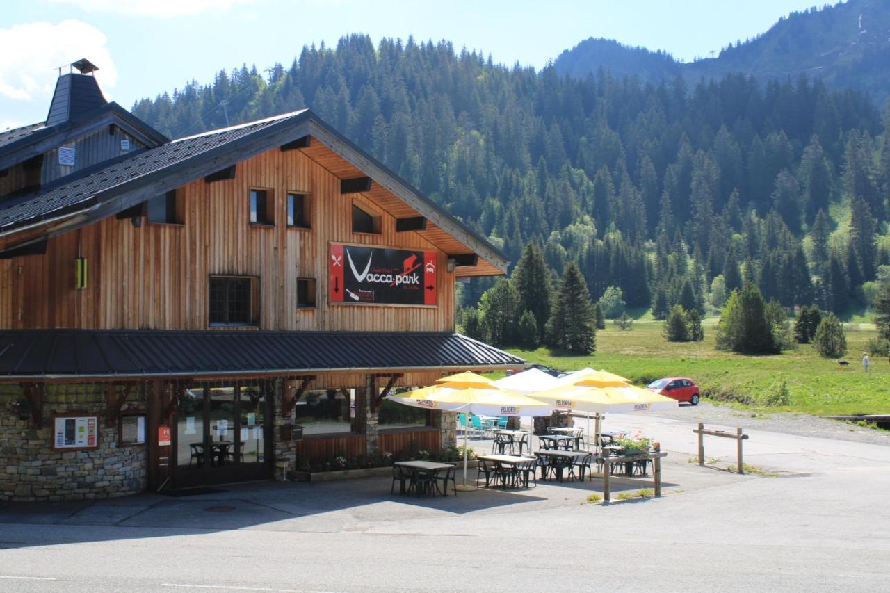 Chalet Hotel Vaccapark Le Praz de Lys Bagian luar foto