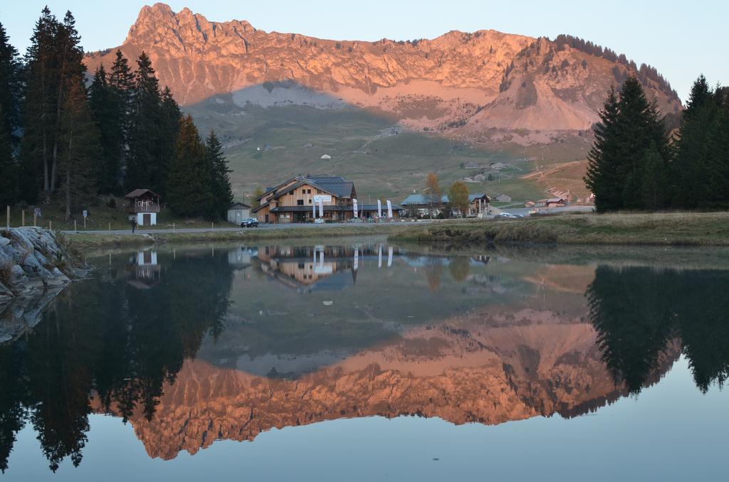 Chalet Hotel Vaccapark Le Praz de Lys Bagian luar foto