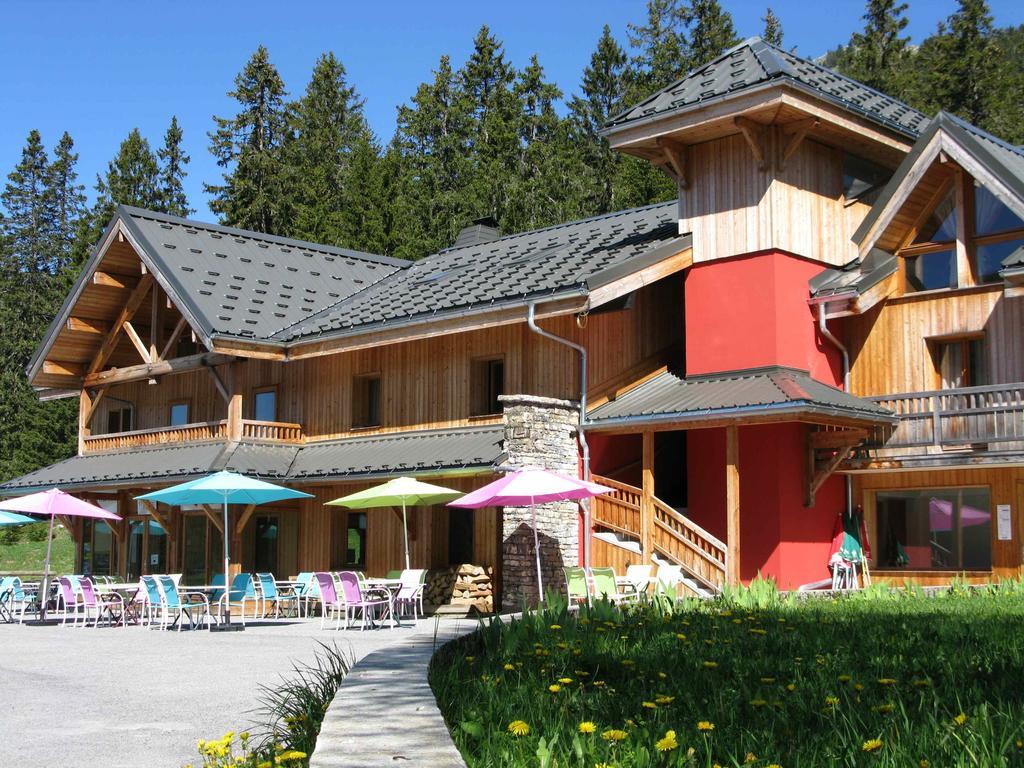 Chalet Hotel Vaccapark Le Praz de Lys Bagian luar foto