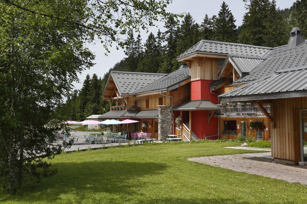 Chalet Hotel Vaccapark Le Praz de Lys Bagian luar foto